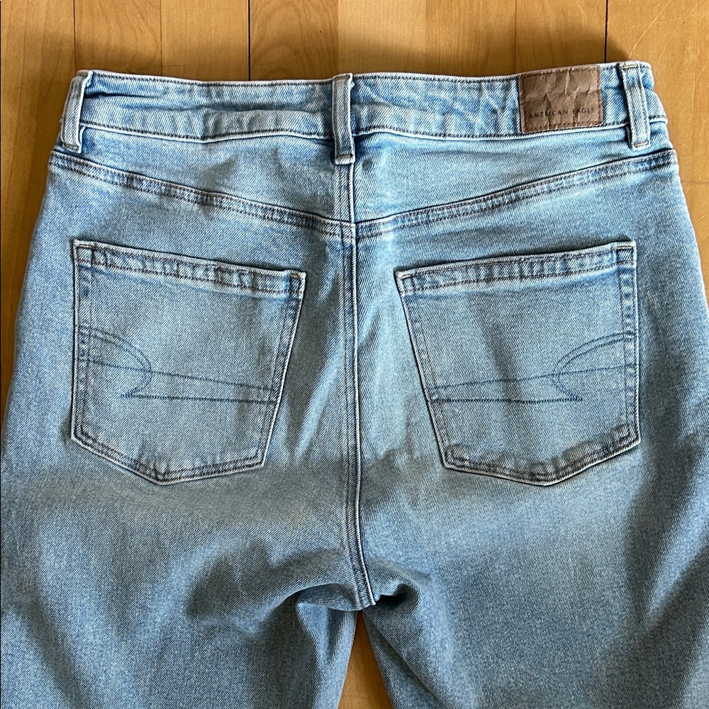 American Eagle Strigid Mom Denim Jeans - Picture 4 of 6